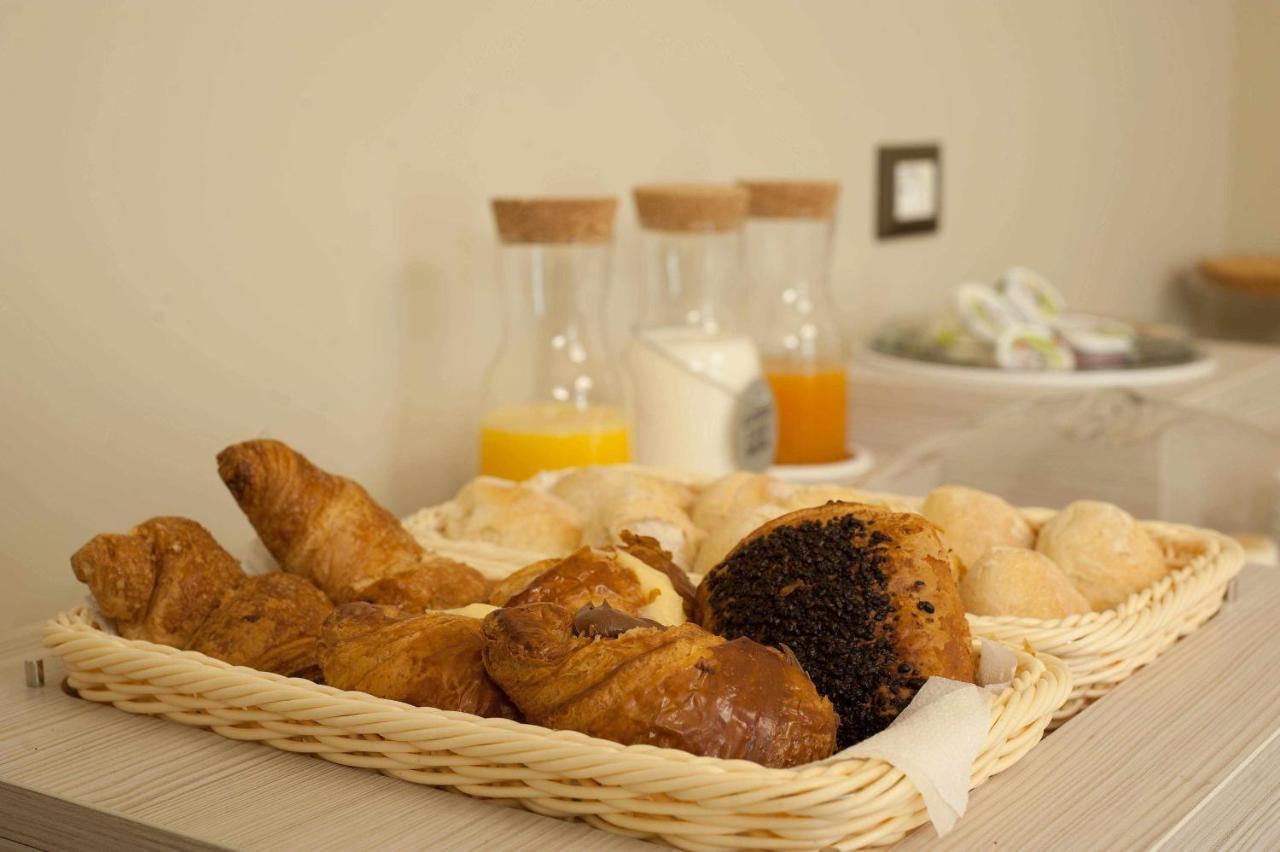 Antica Dimora Luxury Rooms 바를레타 외부 사진